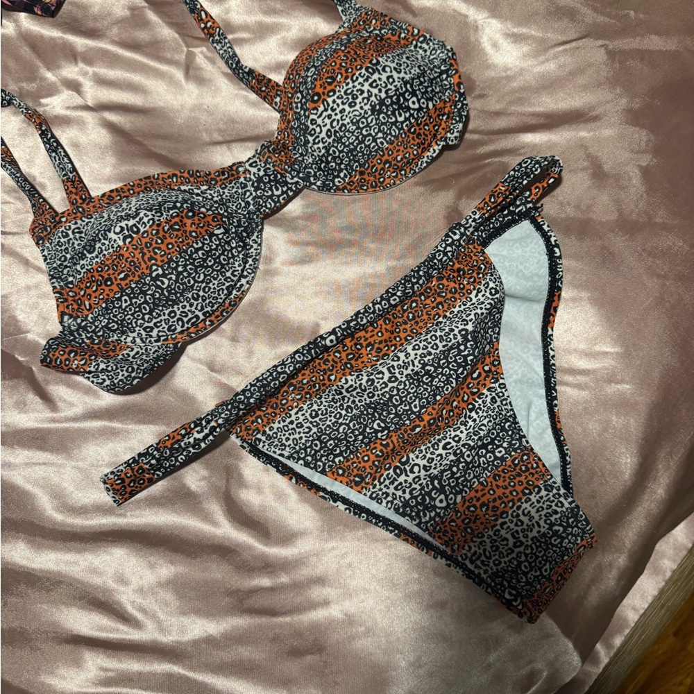 Bathing suits bundle - Picture 9 of 15